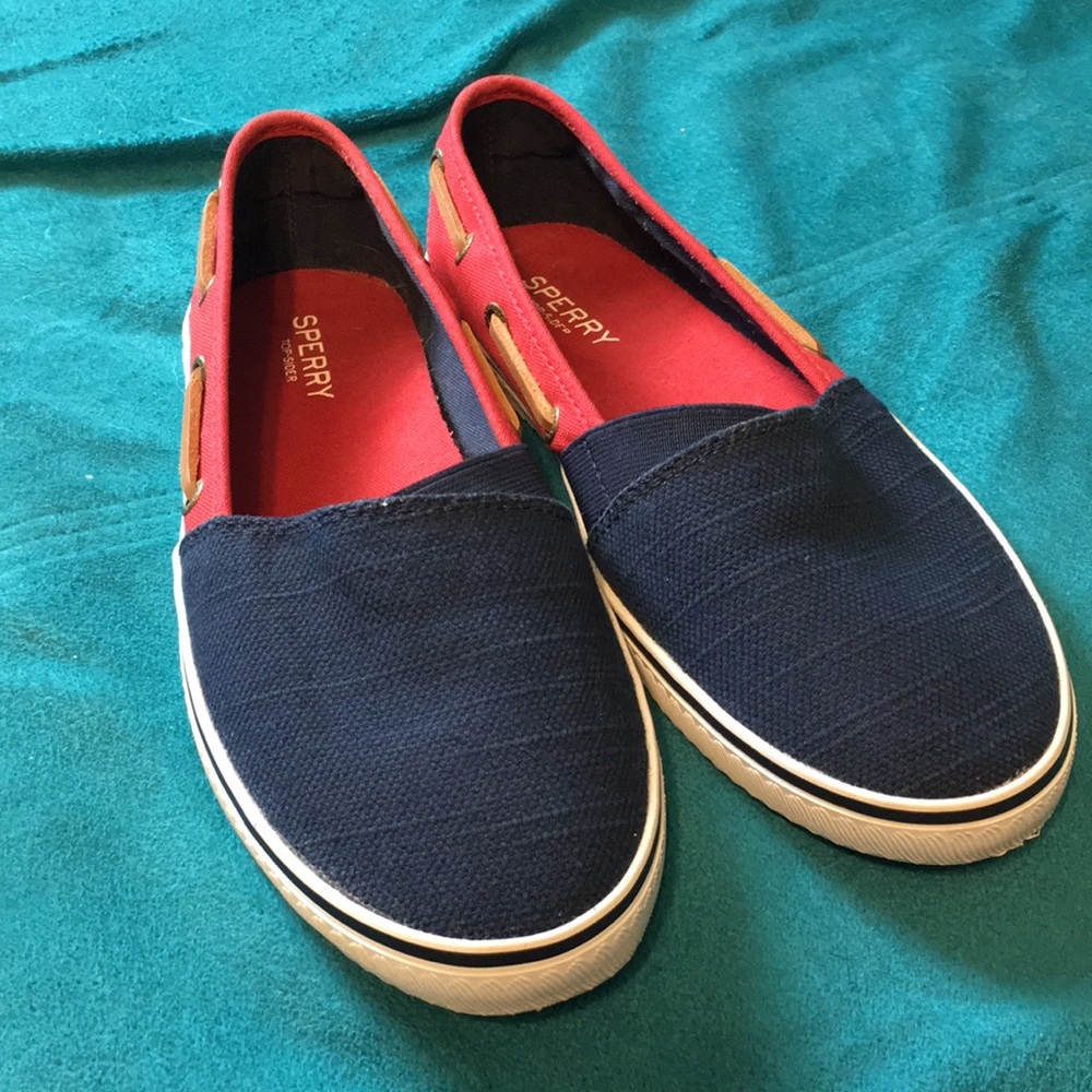 Red & Blue Size 6 Wide Sperry Top-Sider